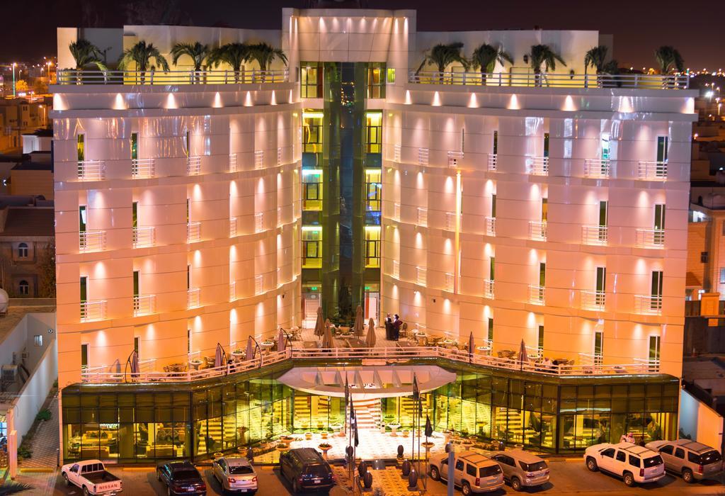 Aronani Hotel Хаил Екстериор снимка