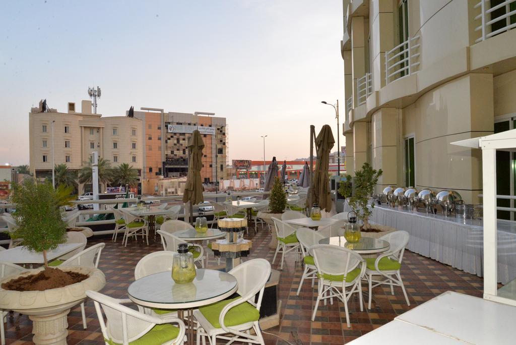 Aronani Hotel Хаил Екстериор снимка